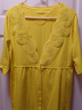 Simply. Chloe Dao XL 18 20 CITRON YELLOWDeep V-neck Cardigan w Circular Motifs